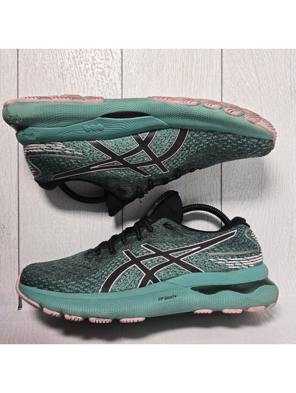 ASICS Gel-Nimbus 24 Women’s Running Shoes Green Pink Black Size 9.5